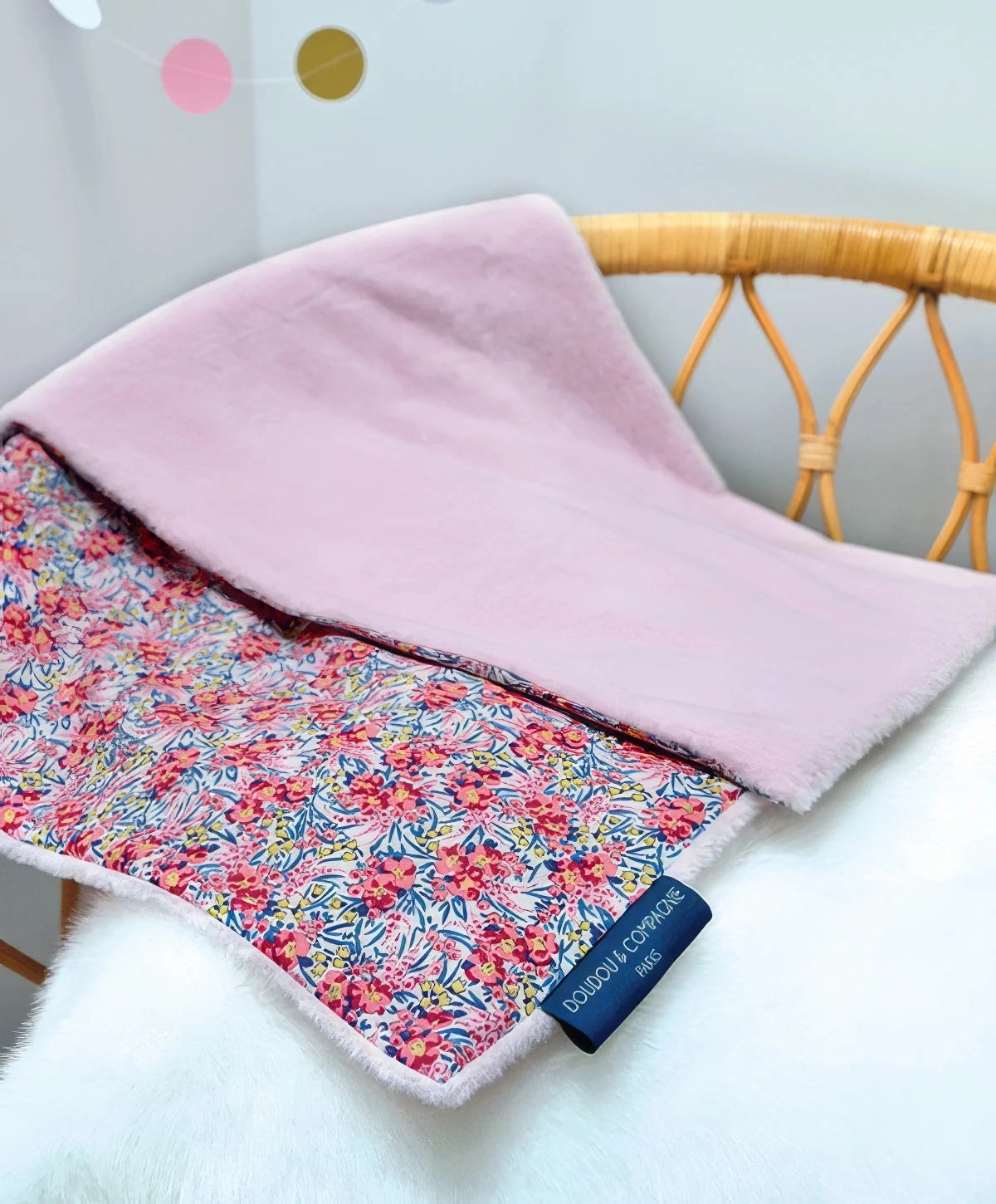 Community Guidelines Doudou et Compagnie Boh'aime Soft Blanket - Soft Pink