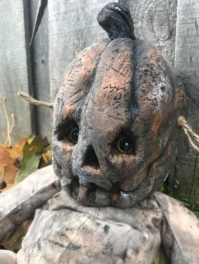 Haunted Crafts Forevermore Dolls Pumpkin