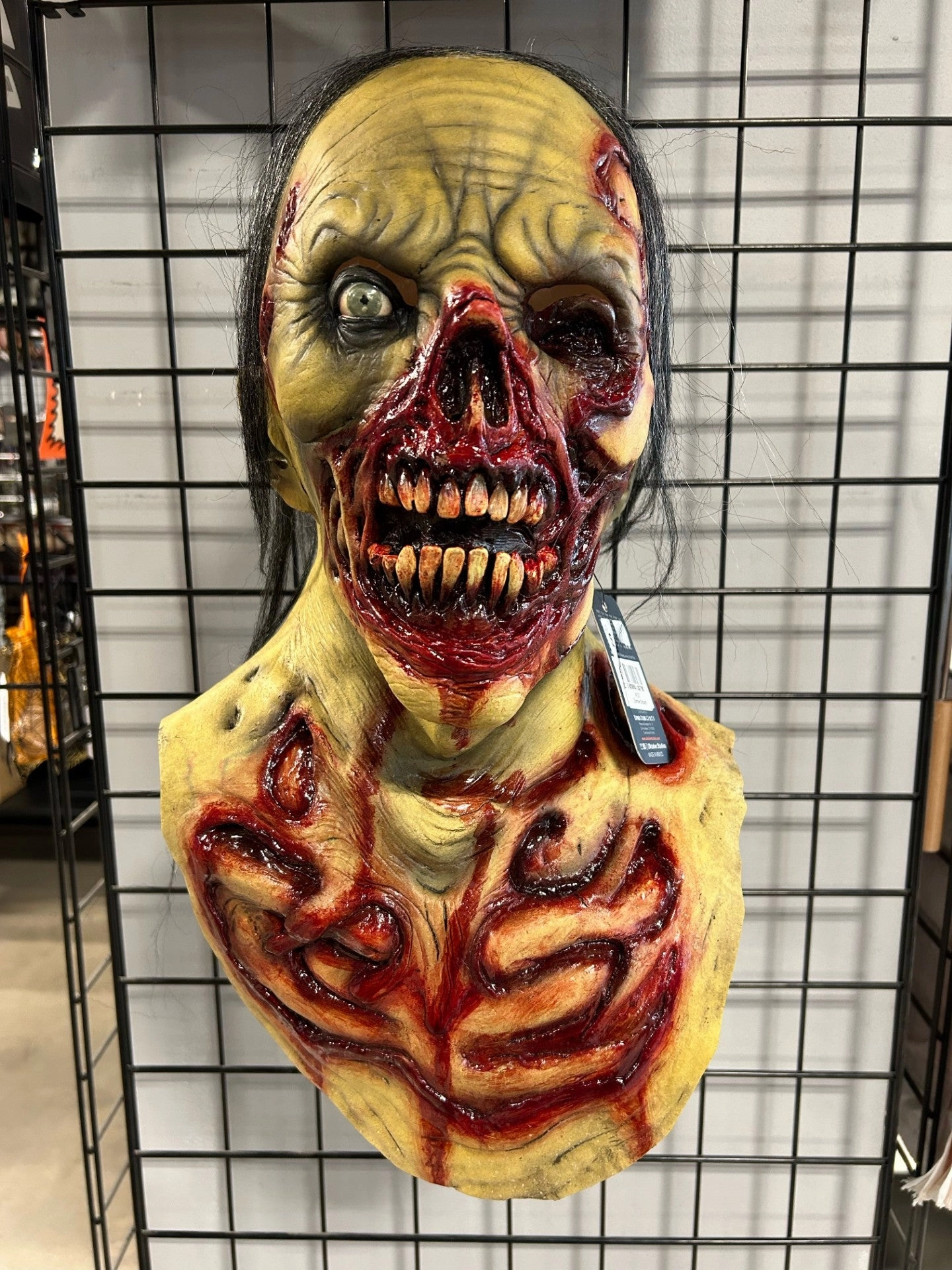 Oktober Studios - Zombie Ground Mask Mysterious Supplies