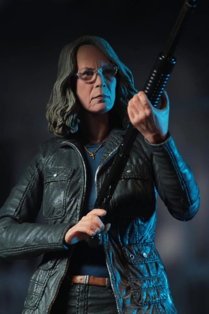 Halloween (2018) - 7" Scale Action Figure - Ultimate Laurie Strode Eerie Decor Frightening Accents