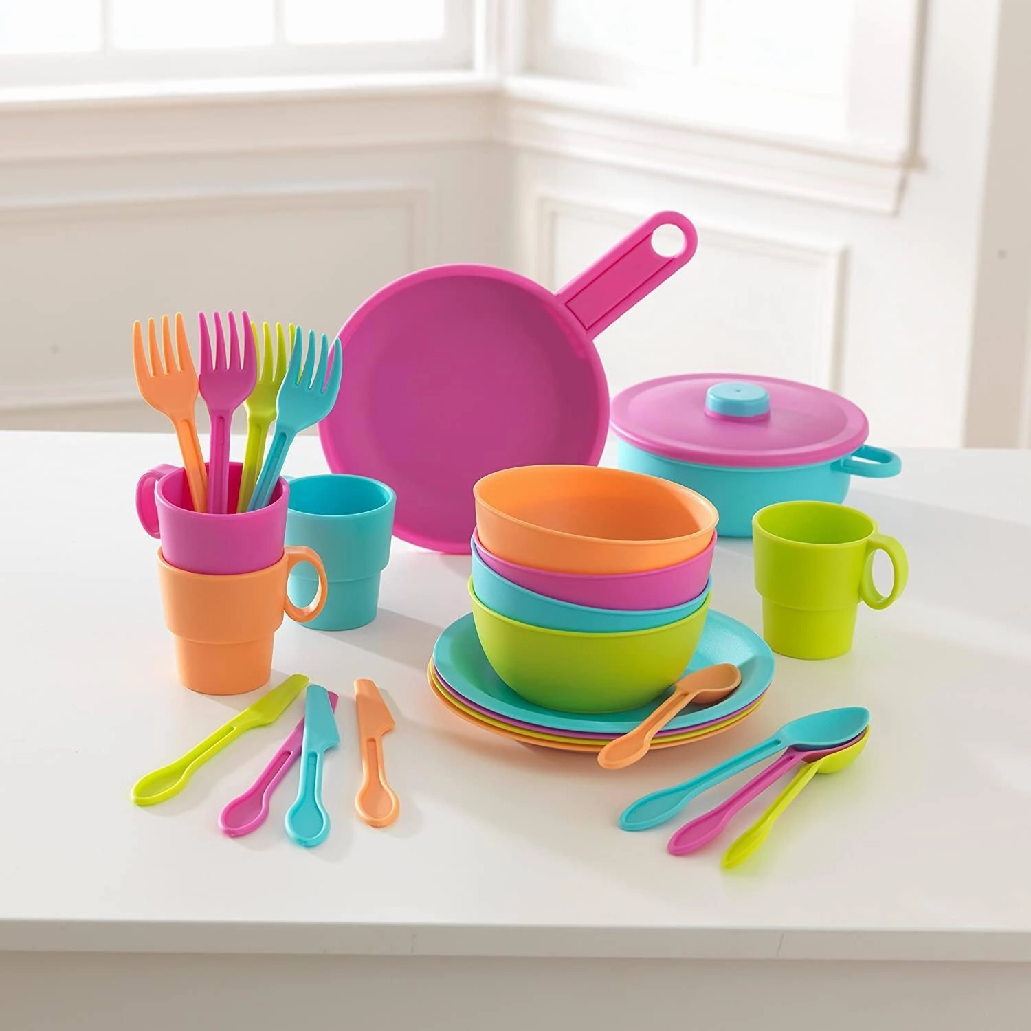 KidKraft 27-Piece Bright Plastic Cookware Set Mixed Reality Professional Amateur