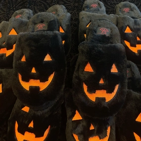 Zip Closure Sleek cushioning KREEPY KOZY JACK BLACK/ORANGE HOUSE SLIPPER