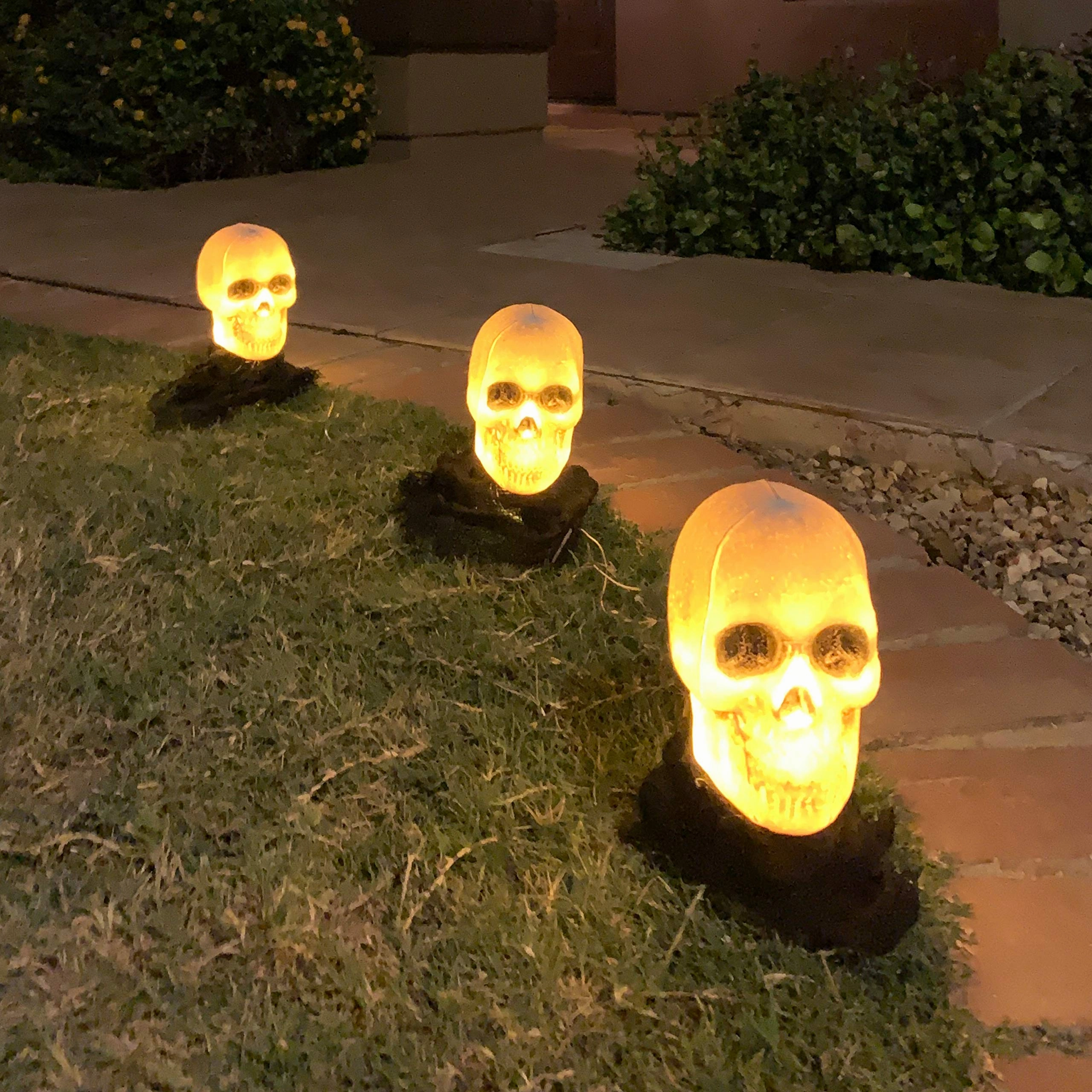 Spooky Lights Fantastic Decor Lightup Skull Stakes, 3 Pcs