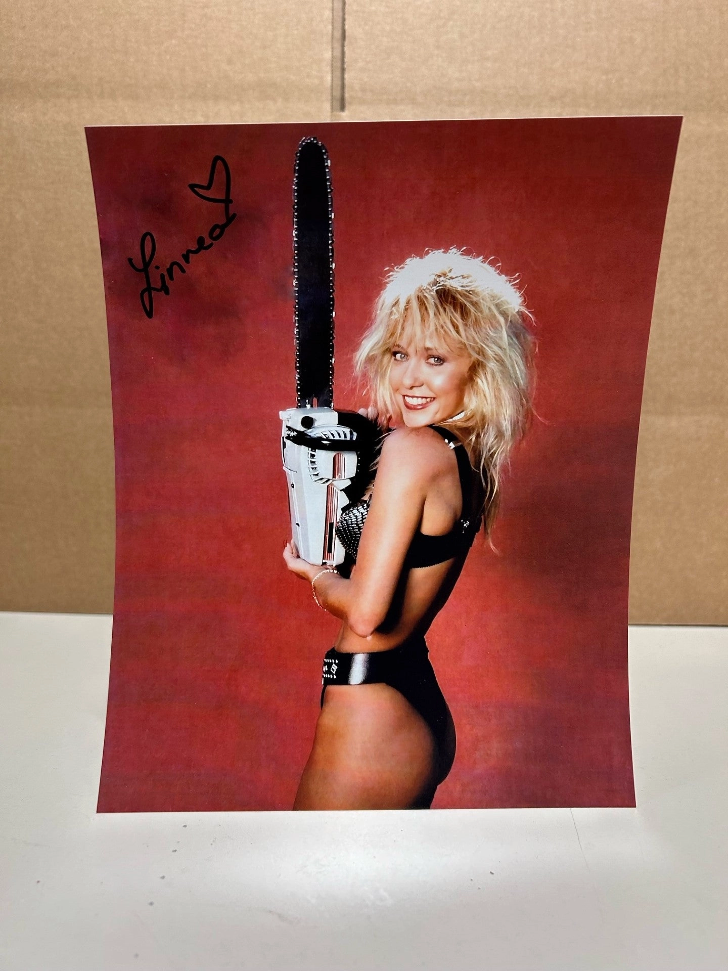 Linnea Quigley - Horror Workout 8x10 Autograph Charming Party