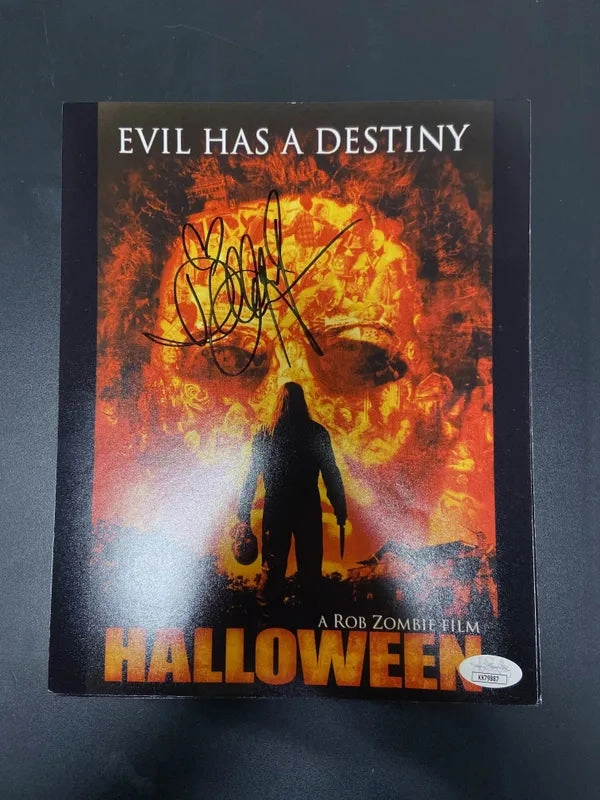 Danielle Harris Autographed Halloween (2007) 8x10 Photograph (JSA Certified) - Version 1 Eerie Masks